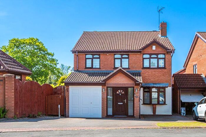 4 Bedroom Detached House For Sale In Windermere Drive, Kingswinford, DY6
