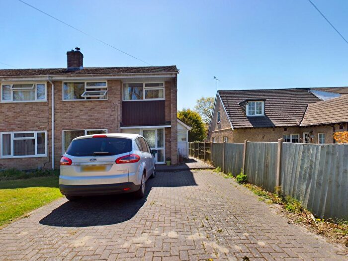 3 Bedroom Semi-Detached House To Rent In Hill Park Road, Fareham, PO15