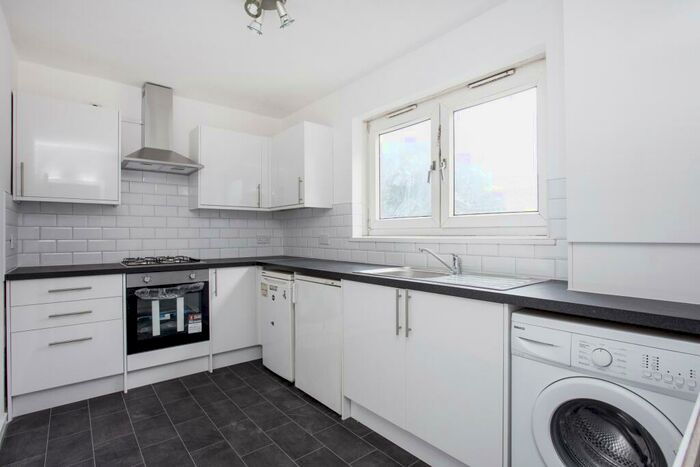 2 Bedroom Flat To Rent In Frederick Charrington House, E1