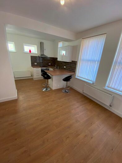 2 Bedroom Flat To Rent In Moorland Road, Burslem, Stoke-On-Trent, ST6
