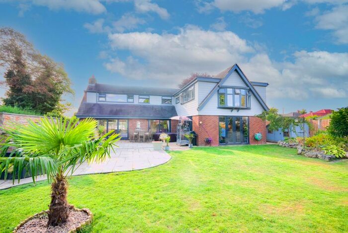 5 Bedroom Detached House For Sale In Yoxall Road, Kings Bromley, Burton-on-Trent, DE13