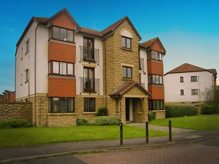 2 Bedroom Flat To Rent In Gogarloch Syke, Edinburgh, Midlothian, EH12