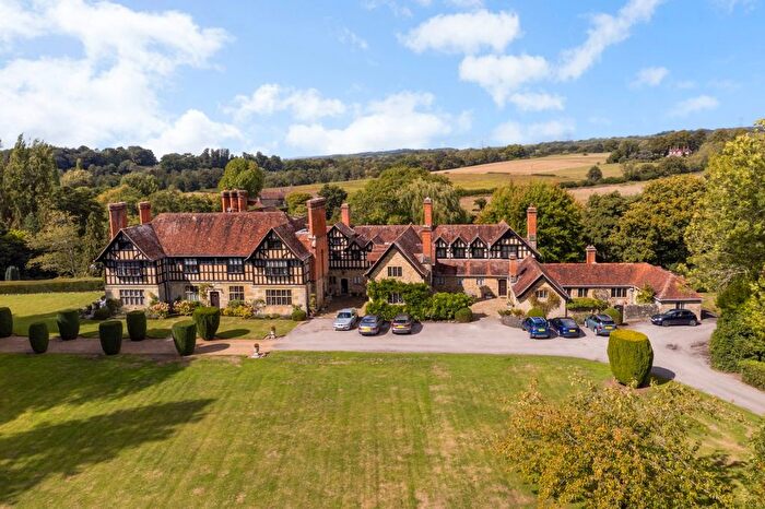 3 Bedroom Flat For Sale In Mill Lane, Stedham, Midhurst, West Sussex, GU29