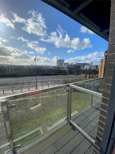 1 Bedroom Flat To Rent In Aire, Cross Green Lane, LS9