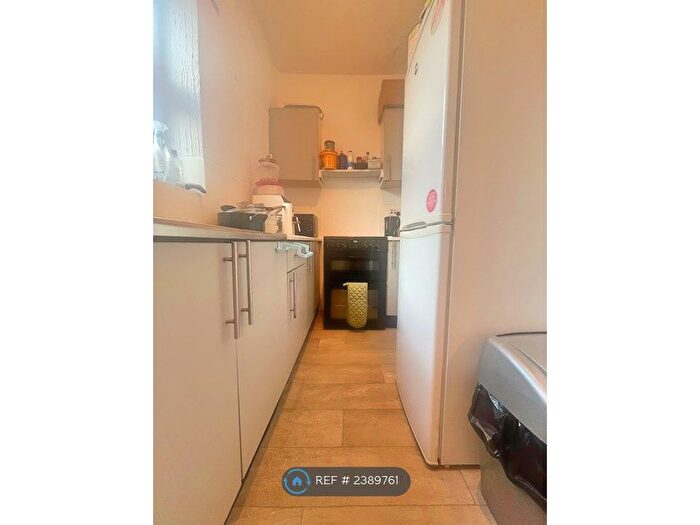 2 Bedroom Flat To Rent In New Road, Portsmouth, PO2