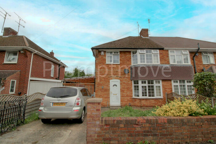 3 Bedroom Semi-Detached House To Rent In Austin Road Luton, LU3