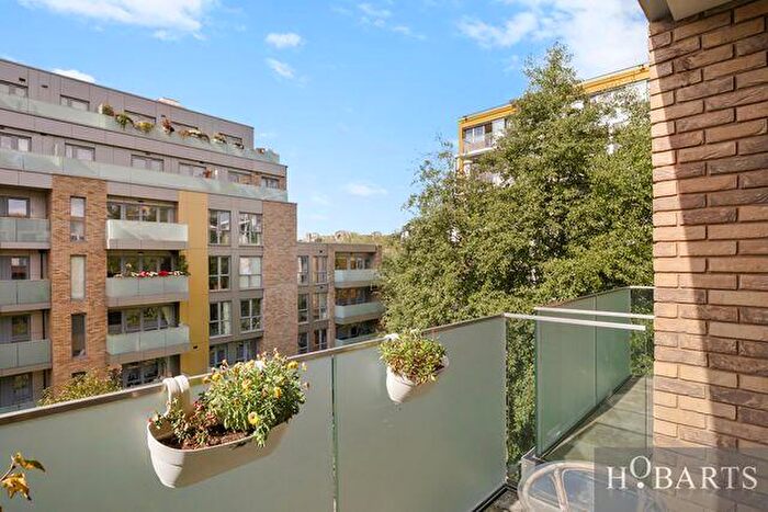 Studio For Sale In Glace Apartments, Cross Lane, N8