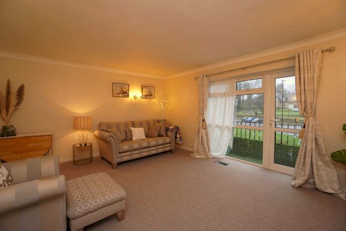 2 Bedroom Flat To Rent In Ladies Spring Grove, Sheffield, S17
