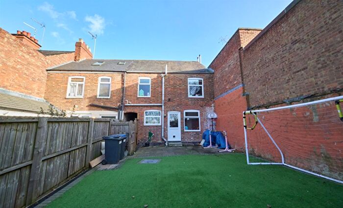 3 Bedroom End Of Terrace House For Sale In Baptist Walk, Hinckley, LE10