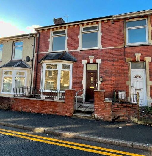 3 Bedroom Semi-Detached House To Rent In Machine Meadow, Pontnewynydd, Pontypool, NP4