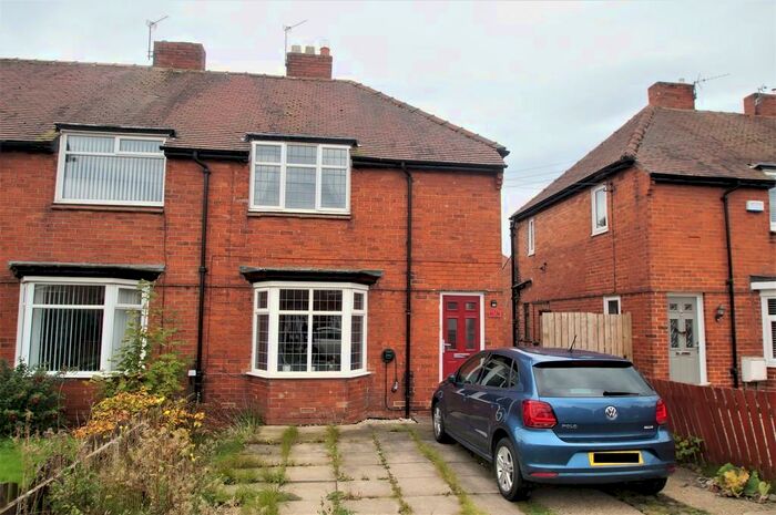 3 Bedroom Semi-Detached House To Rent In Park House Road, Merryoaks, DH1