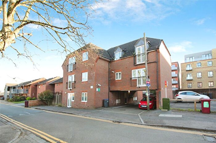 2 Bedroom Flat For Sale In Norwood Road, Reading, RG1