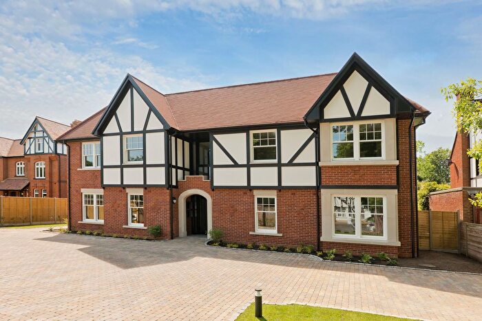 2 Bedroom Flat To Rent In Beauchamp Road, East Molesey, KT8