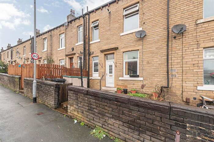 2 Bedroom Terraced House For Sale In George Street, Elland, HX5