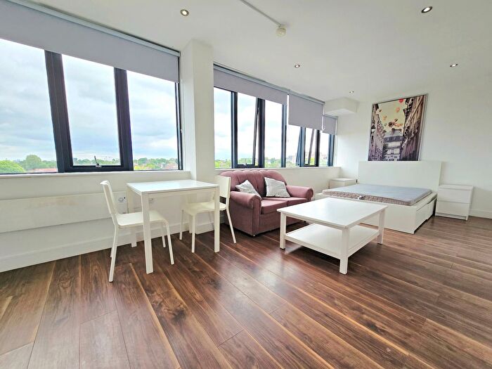 Studio To Rent In Elmgrove Road, Harrow, HA1