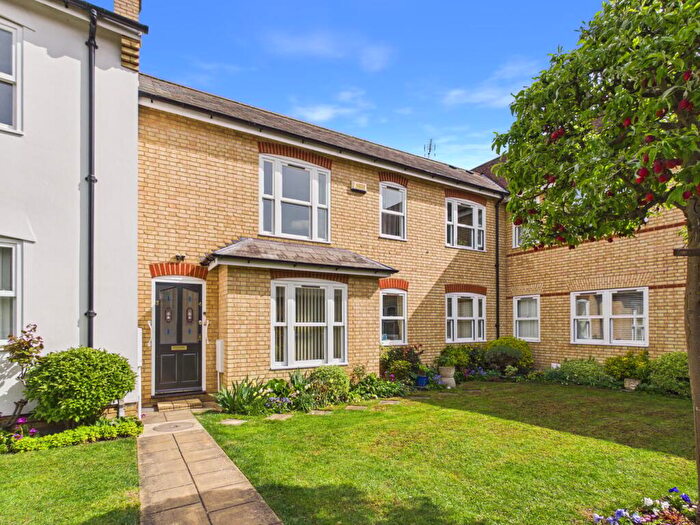 2 Bedroom Apartment For Sale In Cardinals Gate, Royston, SG8