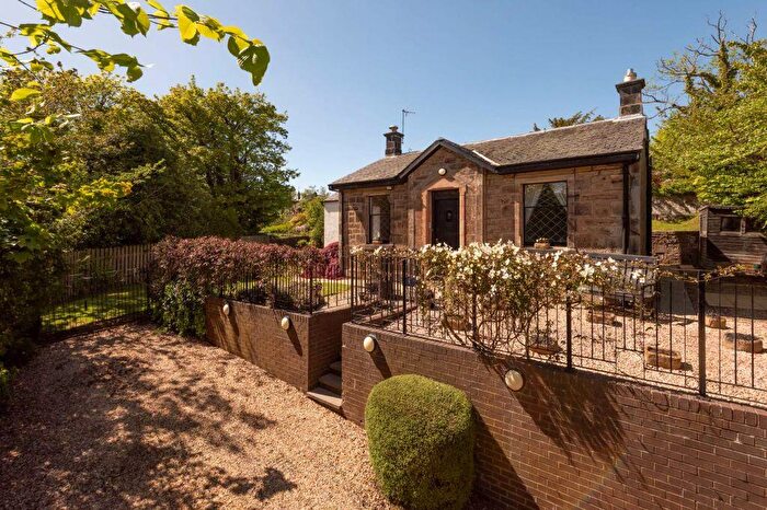 3 Bedroom Detached House For Sale In Spylaw Bank Road, Edinburgh, EH13