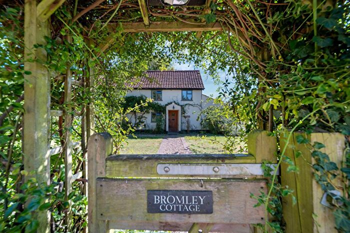 2 Bedroom Cottage For Sale In The Green, Redgrave, IP22