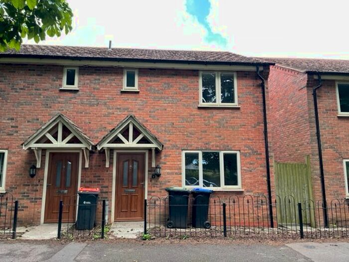 3 Bedroom Property To Rent In Pilot Drive, Hucknall, Nottingham, NG15