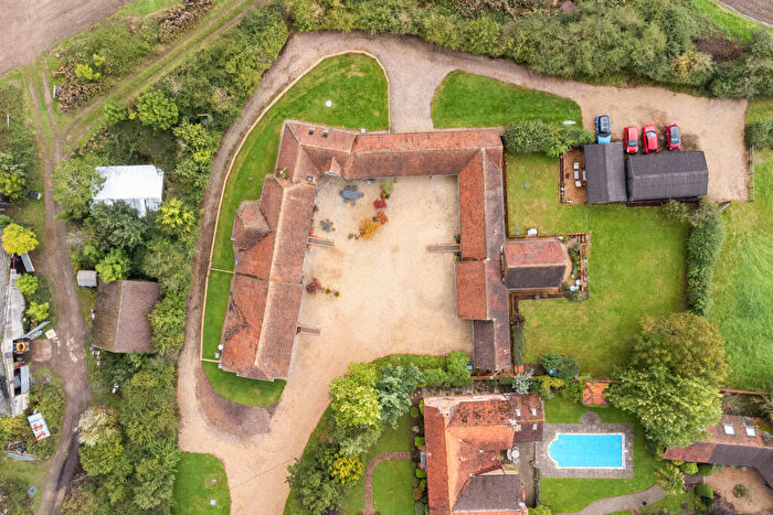 4 Bedroom Barn Conversion For Sale In West End Farm Barn, Mattingley, RG27