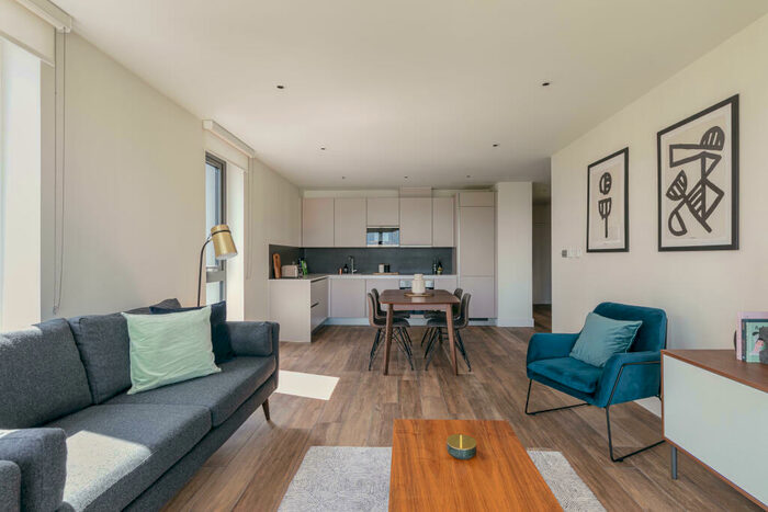 2 Bedroom Apartment To Rent In Mallow Walk, London, SE8