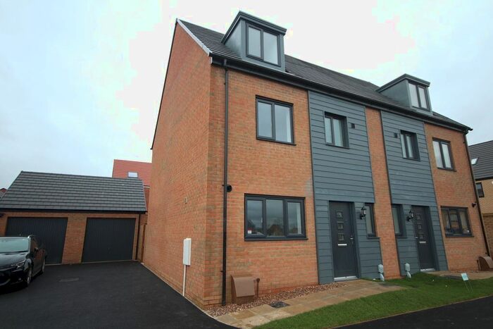 3 Bedroom Semi-Detached House To Rent In Thornton Avenue, Kettering, NN15