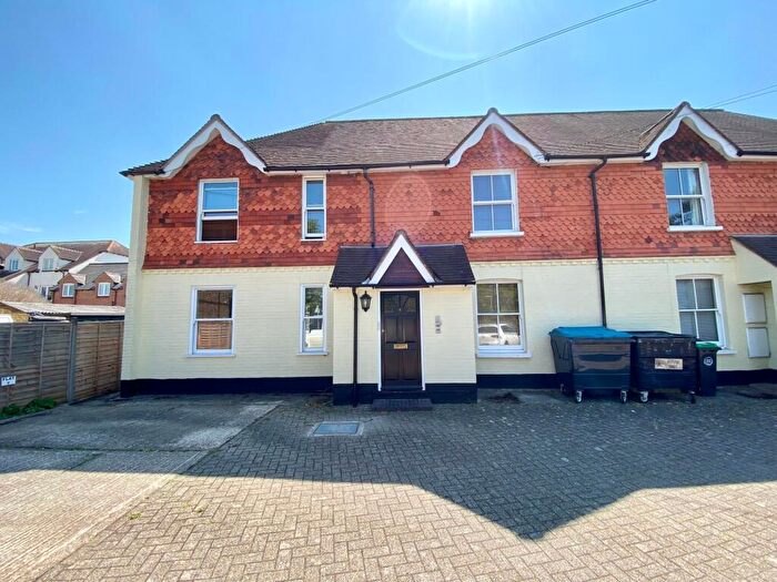1 Bedroom Flat To Rent In The Street, Charlotte House The Street, KT21