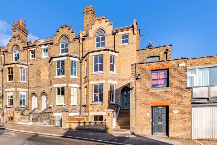 5 Bedroom End Of Terrace House For Sale In Branch Hill, Hampstead, NW3