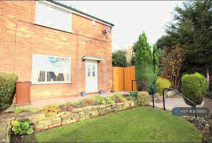 2 Bedroom Semi-Detached House To Rent In South Parkway, Leeds, LS14