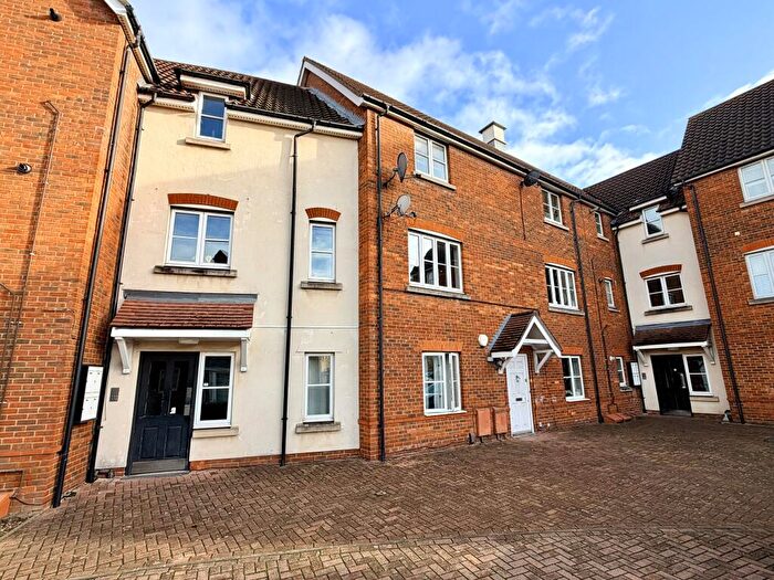 2 Bedroom Apartment For Sale In San Marcos Drive, Chafford Hundred, RM16