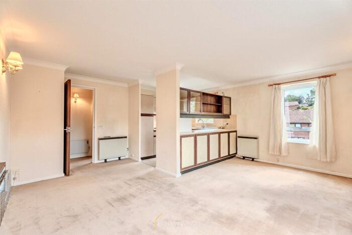 1 Bedroom Apartment For Sale In Allenview Road, Wimborne, BH21