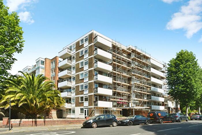 2 Bedroom Flat For Sale In New Church Road, Hove, BN3