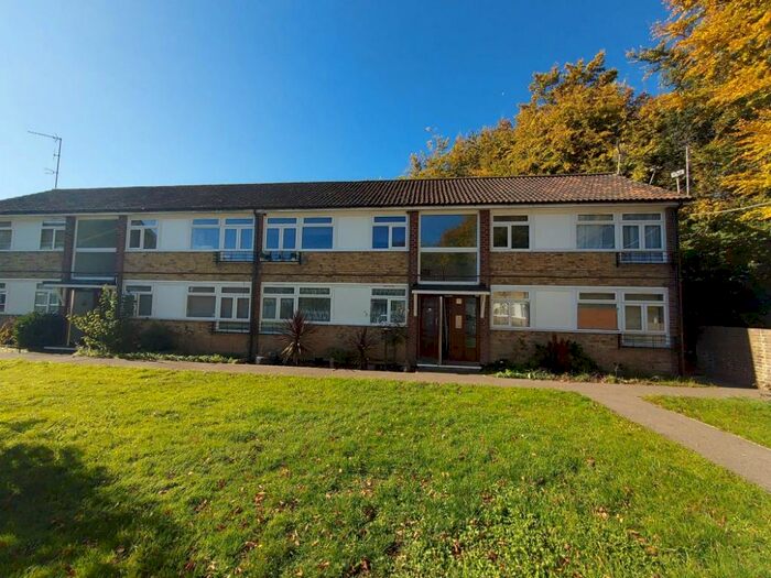 House To Rent In Shelburne Court, High Wycombe, HP12