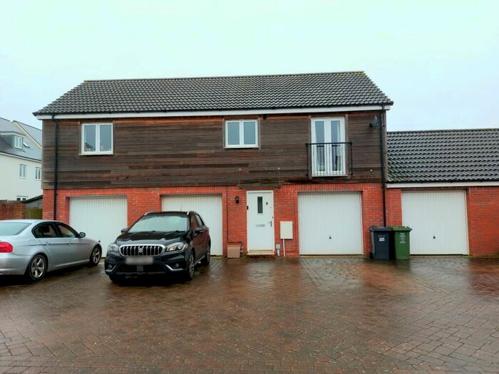2 Bedroom Detached House To Rent In Greenacres, EX2