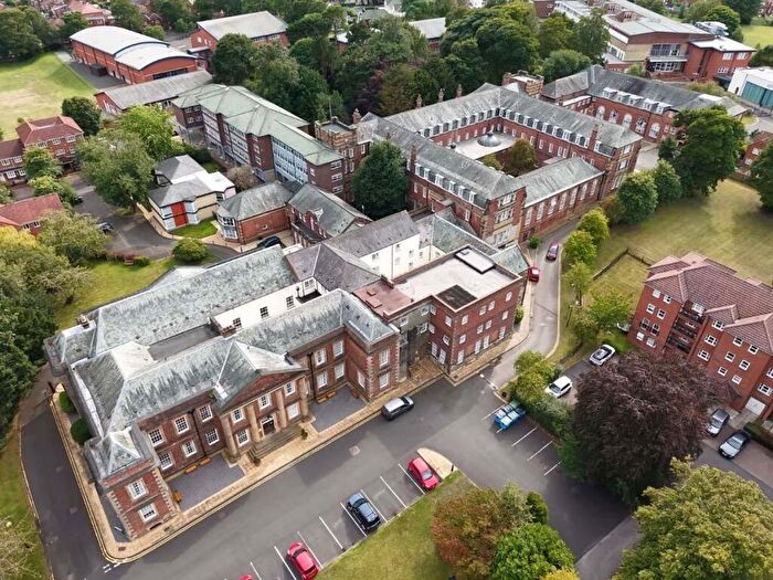 1 Bedroom Private Hall To Rent In Fenham Hall Drive, Newcastle Upon Tyne, NE4