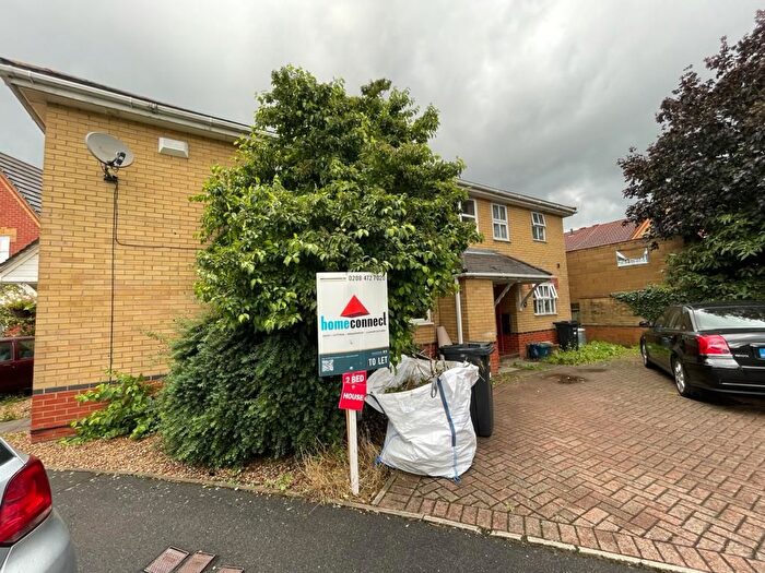 2 Bedroom Semi-Detached House To Rent In Dahlia Gardens, Ilford, IG1