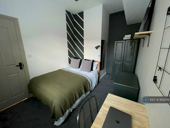 5 Bedroom Terraced House To Rent In Ashford Street, Stoke-On-Trent, ST4