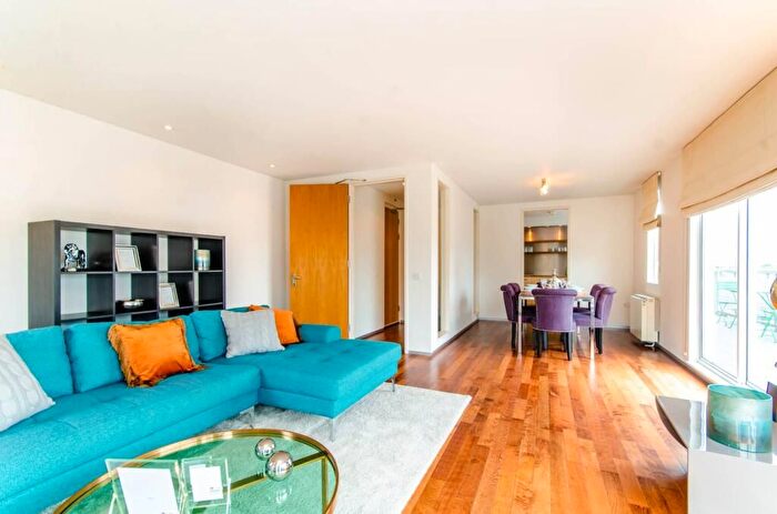 2 Bedroom Flat To Rent In Dingley Road, Old Street, London, EC1V