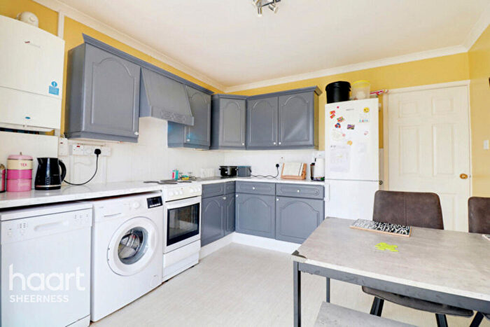 2 Bedroom Bungalow For Sale In Glenwood Drive, Sheppey, ME12