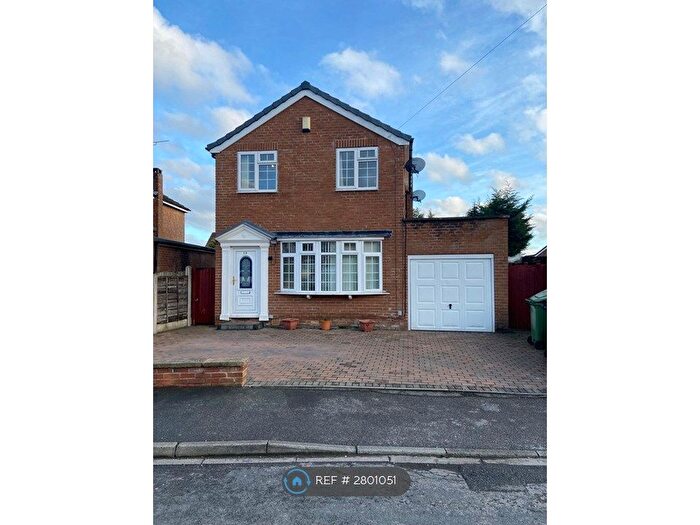 4 Bedroom Detached House To Rent In Whinmoor Court, Leeds, LS14