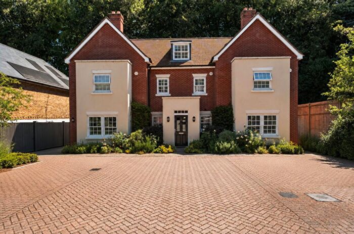 3 Bedroom House For Sale In Chilbolton Avenue, Winchester, Hampshire, SO22