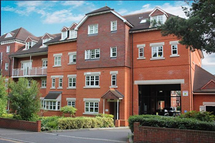 2 Bedroom Apartment To Rent In Woking, GU22
