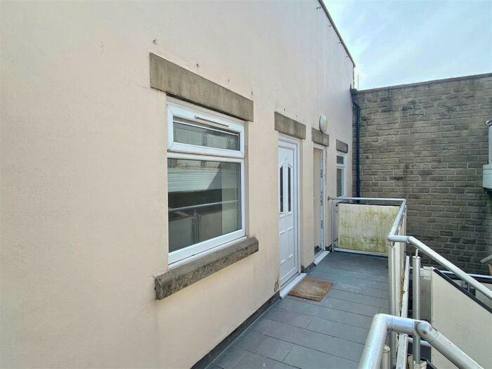 1 Bedroom Flat To Rent In Union Road, New Mills, High Peak, SK22