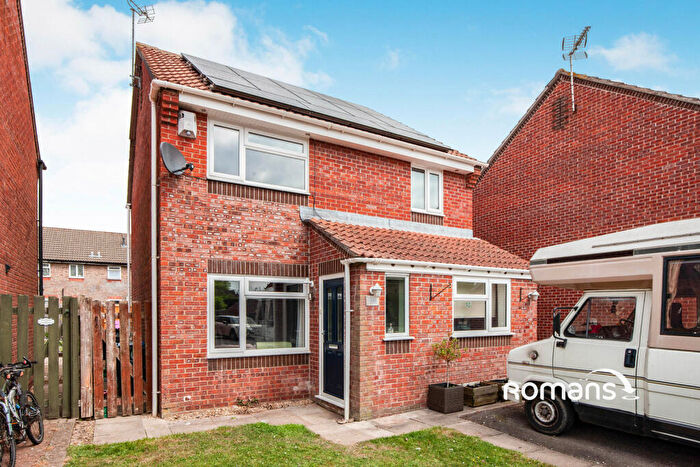 3 Bedroom Detached House To Rent In Littlecote Road, Chippenham, SN14