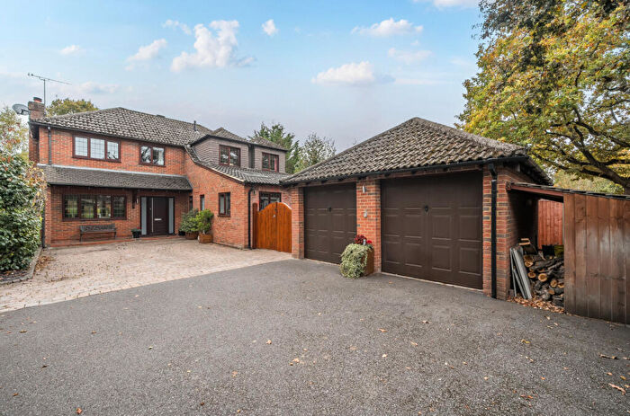 4 Bedroom Detached House For Sale In Mytchett Lake Road, Mytchett, GU16