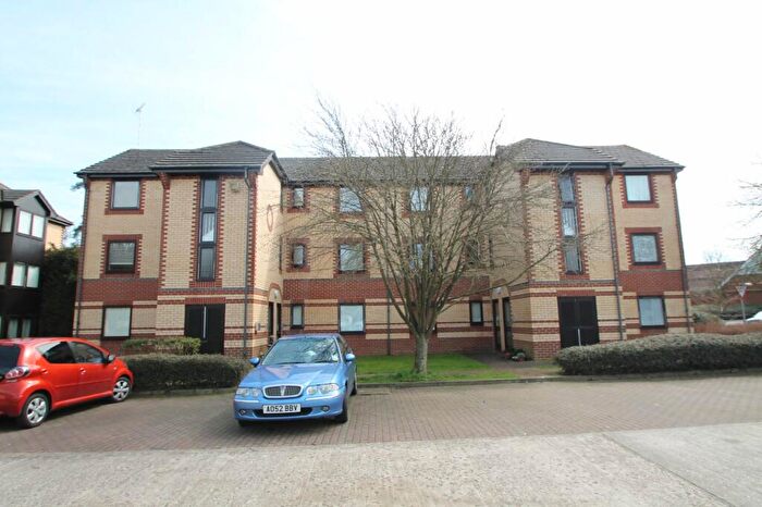 1 Bedroom Apartment To Rent In Landen Court, Wokingham, Berkshire, RG40