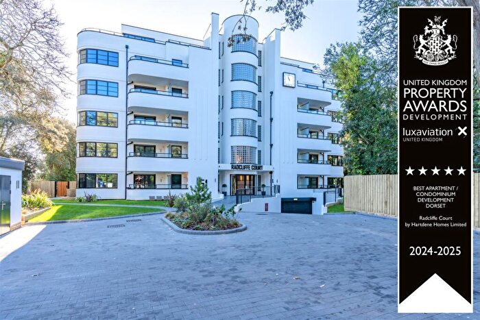 2 Bedroom Apartment For Sale In Manor Road, Bournemouth, BH1