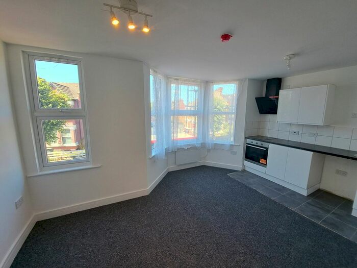 1 Bedroom Flat To Rent In The Avenue, London, N17