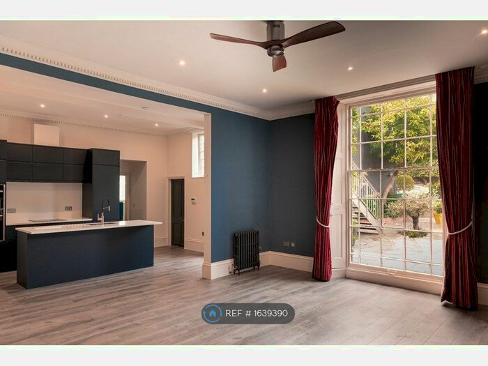 3 Bedroom Flat To Rent In Clayton House, Dunmow, CM6