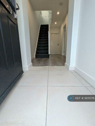 4 Bedroom Semi-Detached House To Rent In Home Farm Crescent, Whitnash, Leamington Spa, CV31